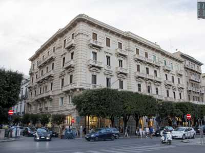 Bari, l'imponente Palazzo Scattarelli